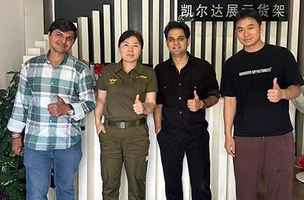 与客户的合影