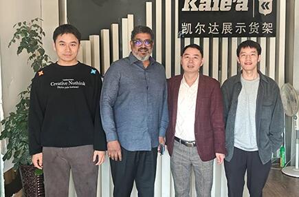 与客户的合影